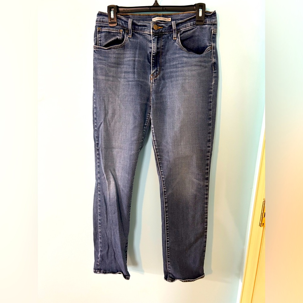 Levi 724 High Rise Straight Jean